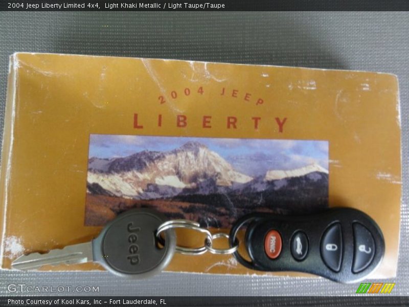 Light Khaki Metallic / Light Taupe/Taupe 2004 Jeep Liberty Limited 4x4