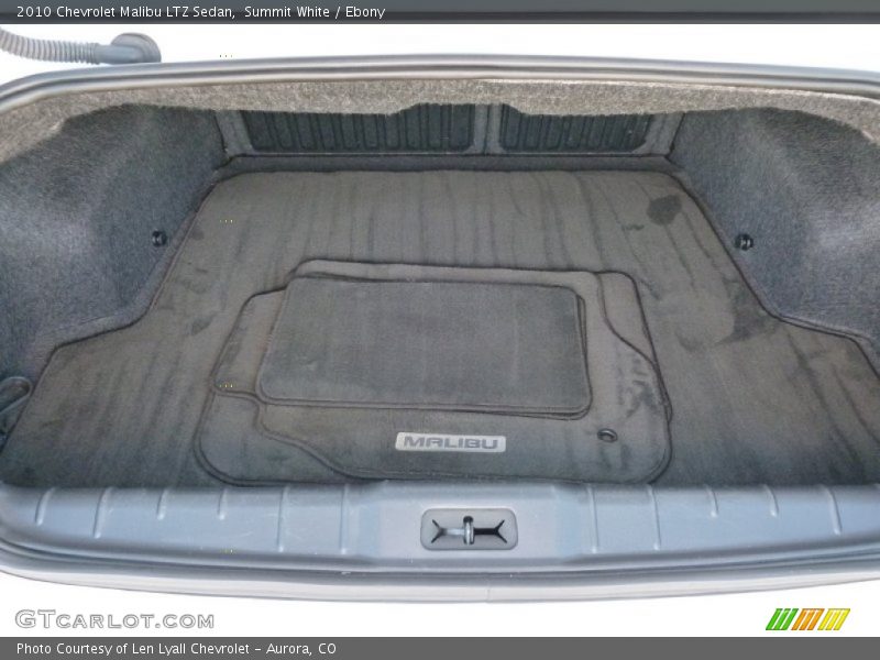 Summit White / Ebony 2010 Chevrolet Malibu LTZ Sedan