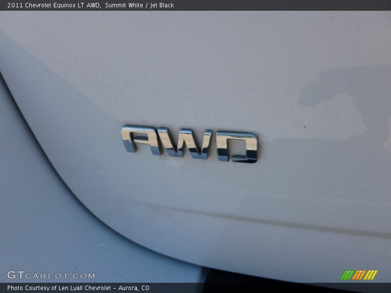 Summit White / Jet Black 2011 Chevrolet Equinox LT AWD