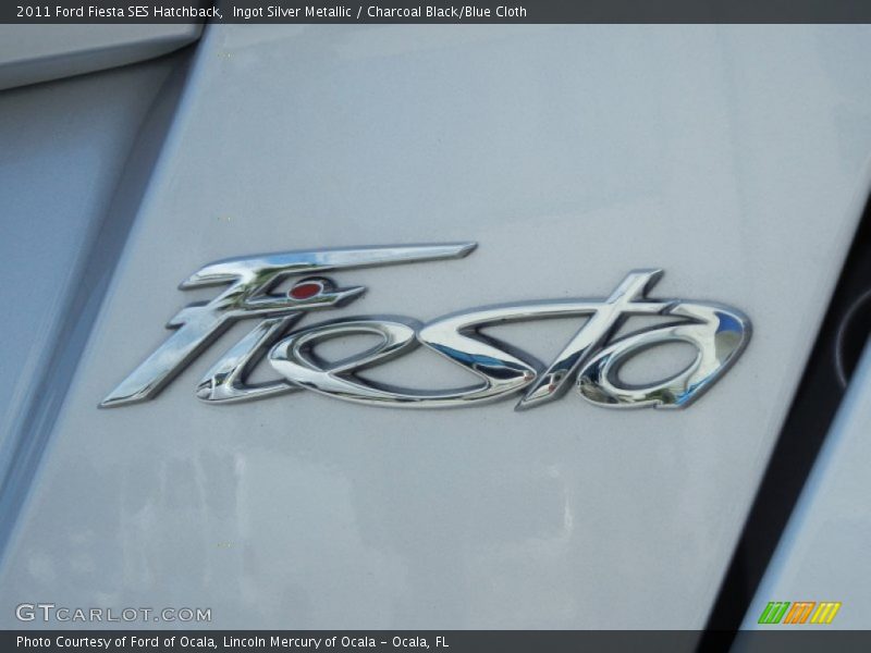 Ingot Silver Metallic / Charcoal Black/Blue Cloth 2011 Ford Fiesta SES Hatchback