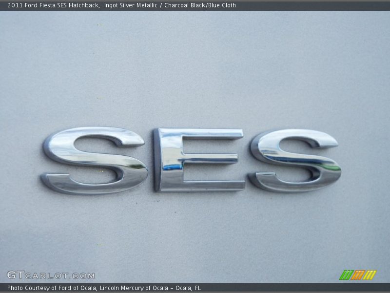 Ingot Silver Metallic / Charcoal Black/Blue Cloth 2011 Ford Fiesta SES Hatchback
