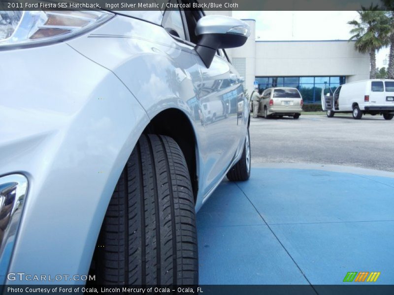 Ingot Silver Metallic / Charcoal Black/Blue Cloth 2011 Ford Fiesta SES Hatchback