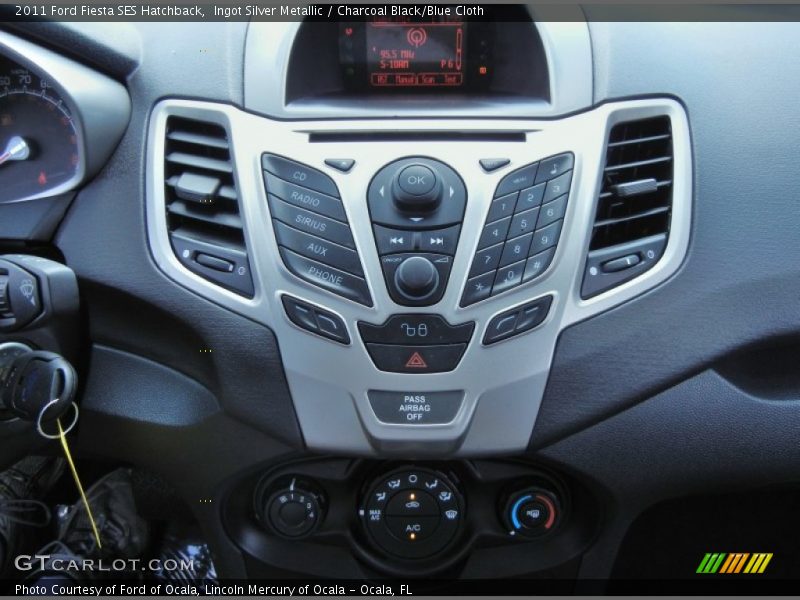 Ingot Silver Metallic / Charcoal Black/Blue Cloth 2011 Ford Fiesta SES Hatchback