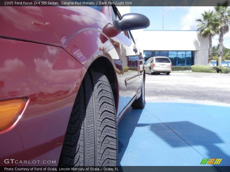 Sangria Red Metallic / Dark Flint/Light Flint 2005 Ford Focus ZX4 SES Sedan