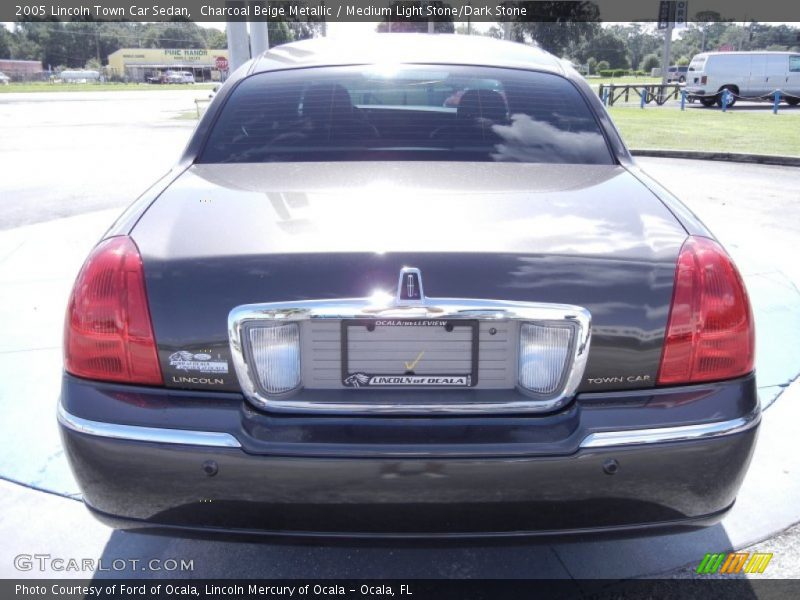 Charcoal Beige Metallic / Medium Light Stone/Dark Stone 2005 Lincoln Town Car Sedan