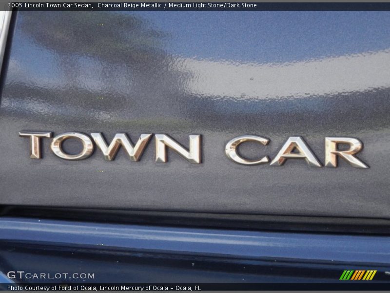 Charcoal Beige Metallic / Medium Light Stone/Dark Stone 2005 Lincoln Town Car Sedan