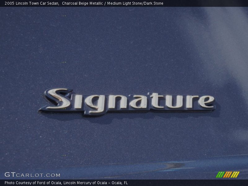 Charcoal Beige Metallic / Medium Light Stone/Dark Stone 2005 Lincoln Town Car Sedan