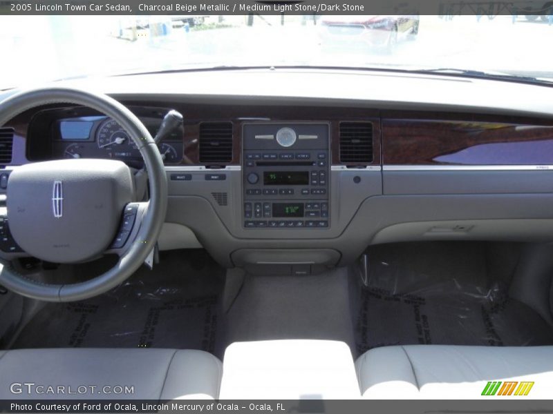 Charcoal Beige Metallic / Medium Light Stone/Dark Stone 2005 Lincoln Town Car Sedan