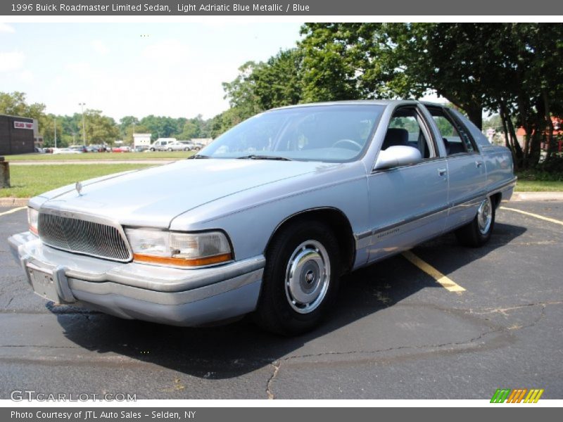 Front 3/4 View of 1996 Roadmaster Limited Sedan