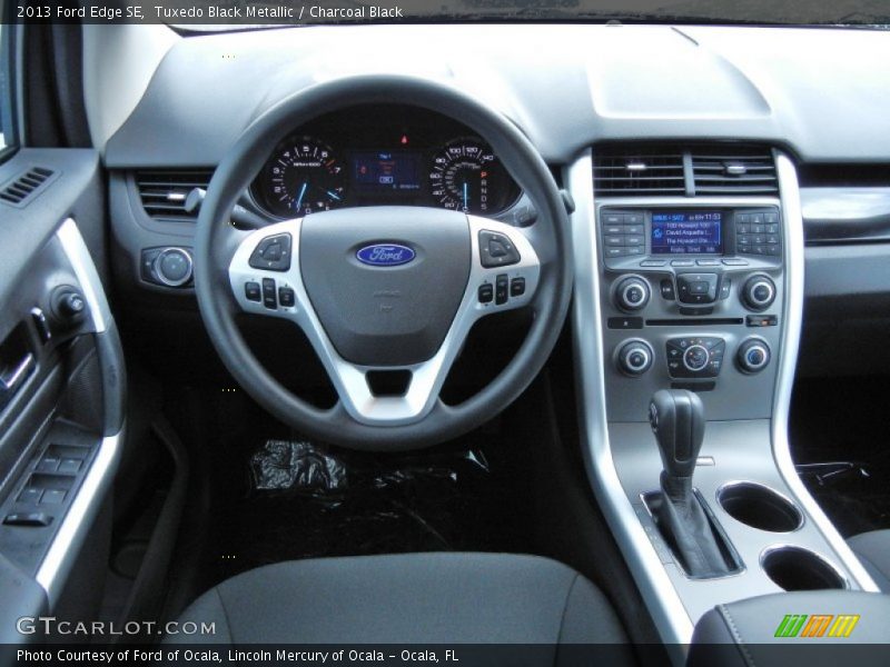 Tuxedo Black Metallic / Charcoal Black 2013 Ford Edge SE