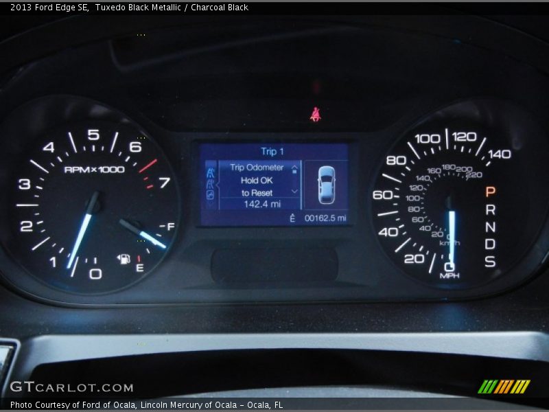 Tuxedo Black Metallic / Charcoal Black 2013 Ford Edge SE