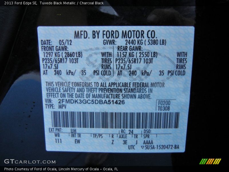 Tuxedo Black Metallic / Charcoal Black 2013 Ford Edge SE