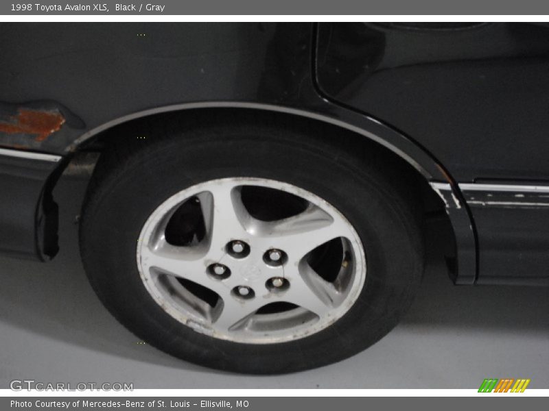 Black / Gray 1998 Toyota Avalon XLS
