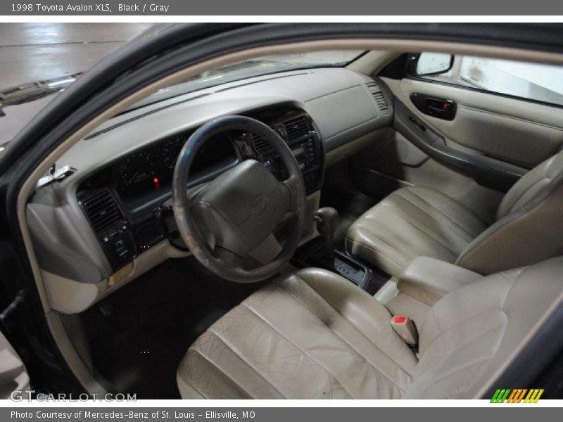 Black / Gray 1998 Toyota Avalon XLS