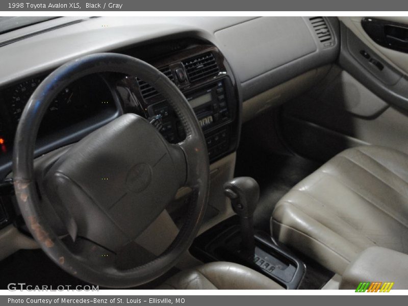 Black / Gray 1998 Toyota Avalon XLS