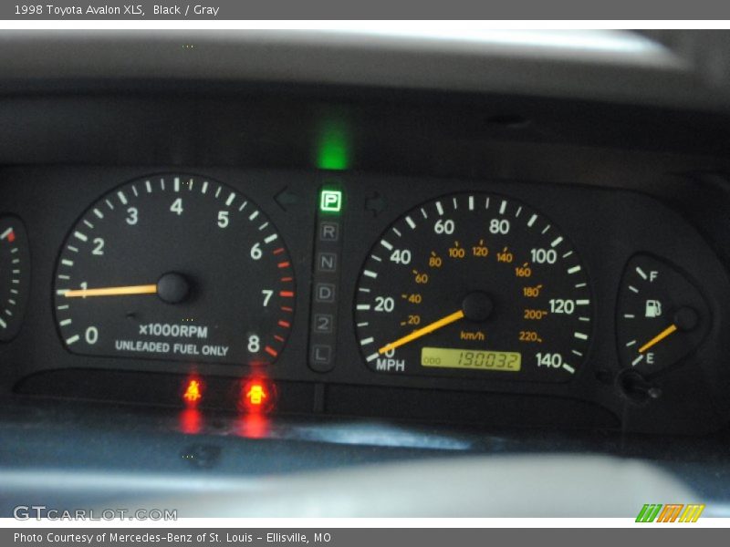 Black / Gray 1998 Toyota Avalon XLS