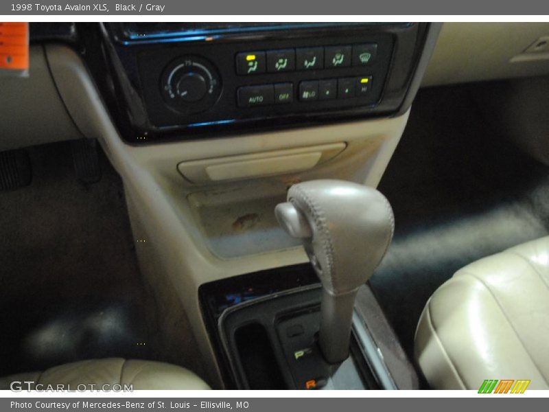 Black / Gray 1998 Toyota Avalon XLS