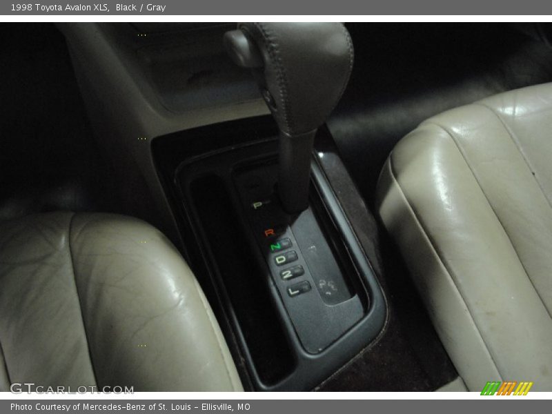 Black / Gray 1998 Toyota Avalon XLS