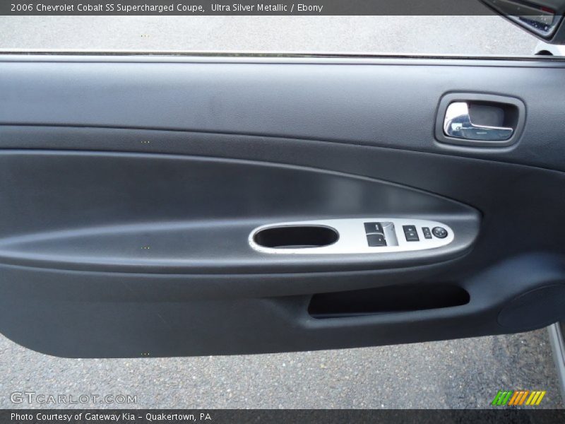 Door Panel of 2006 Cobalt SS Supercharged Coupe