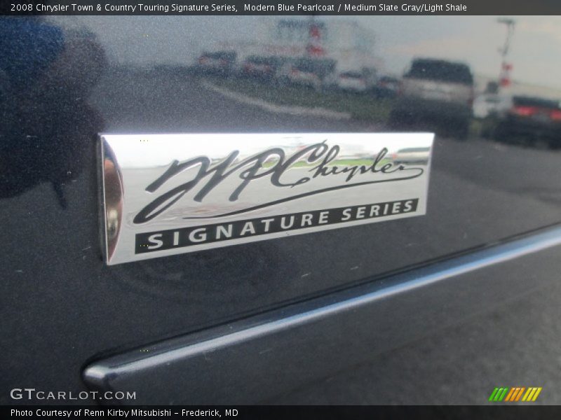 Modern Blue Pearlcoat / Medium Slate Gray/Light Shale 2008 Chrysler Town & Country Touring Signature Series
