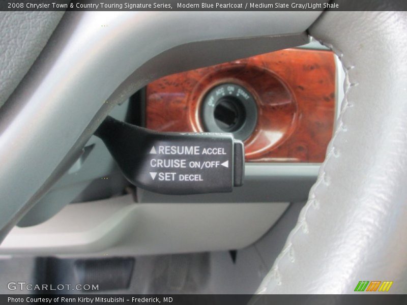 Modern Blue Pearlcoat / Medium Slate Gray/Light Shale 2008 Chrysler Town & Country Touring Signature Series