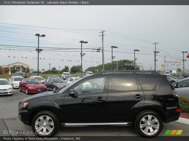 Labrador Black Metallic / Black 2012 Mitsubishi Outlander SE