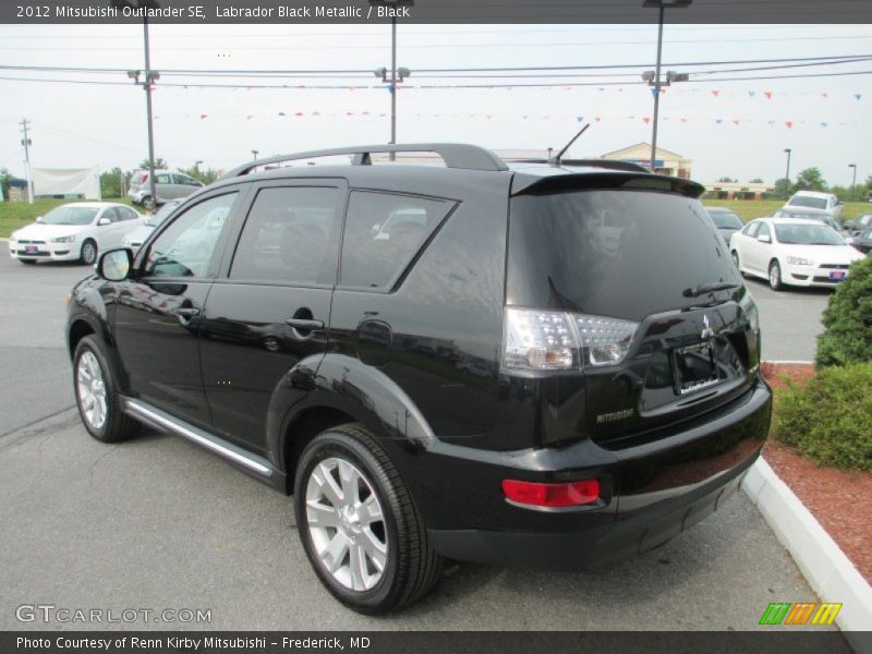 Labrador Black Metallic / Black 2012 Mitsubishi Outlander SE