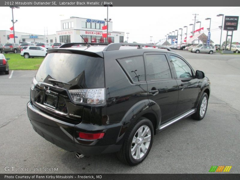 Labrador Black Metallic / Black 2012 Mitsubishi Outlander SE