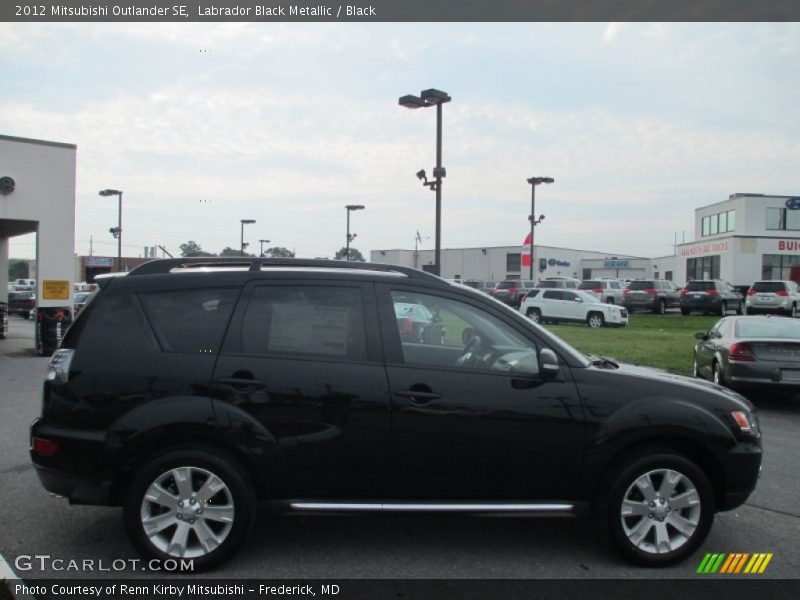 Labrador Black Metallic / Black 2012 Mitsubishi Outlander SE