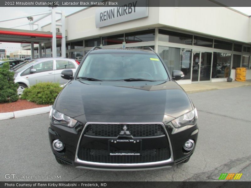 Labrador Black Metallic / Black 2012 Mitsubishi Outlander SE