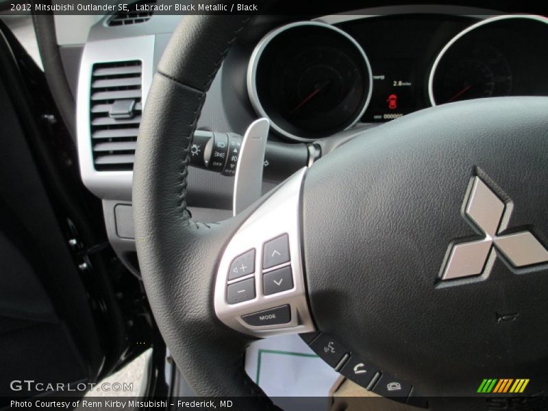 Labrador Black Metallic / Black 2012 Mitsubishi Outlander SE