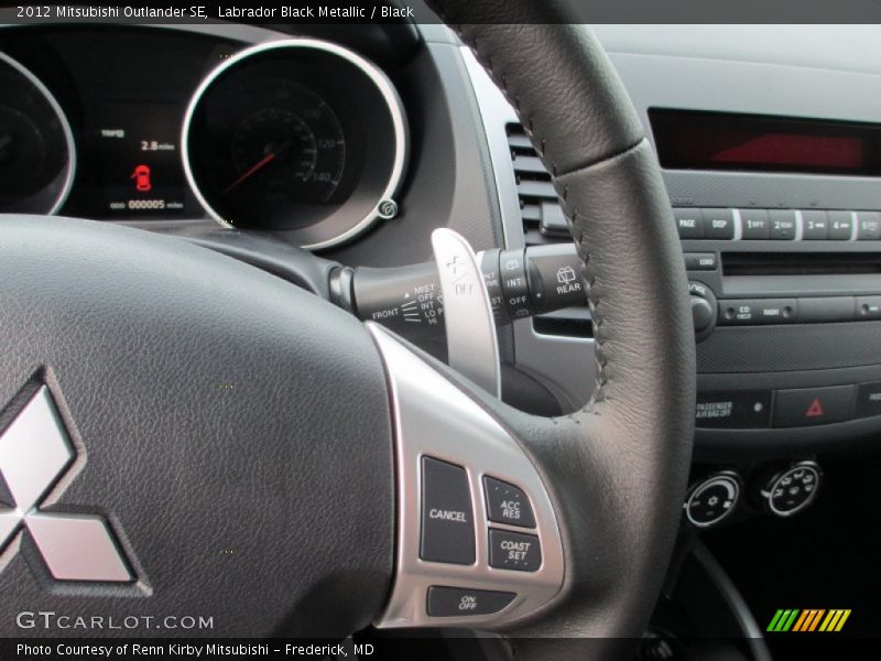 Labrador Black Metallic / Black 2012 Mitsubishi Outlander SE