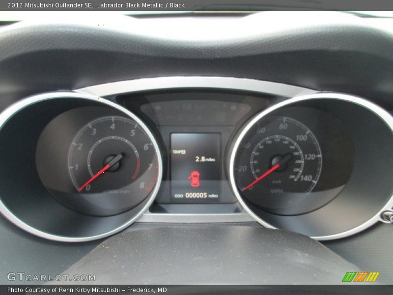 Labrador Black Metallic / Black 2012 Mitsubishi Outlander SE