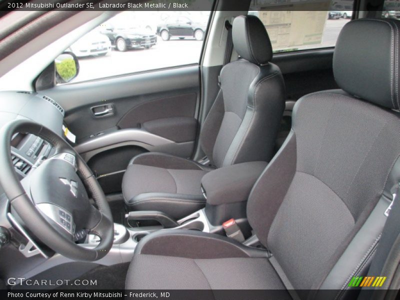 Labrador Black Metallic / Black 2012 Mitsubishi Outlander SE