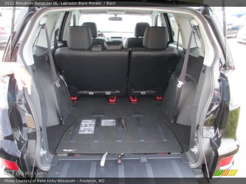 Labrador Black Metallic / Black 2012 Mitsubishi Outlander SE