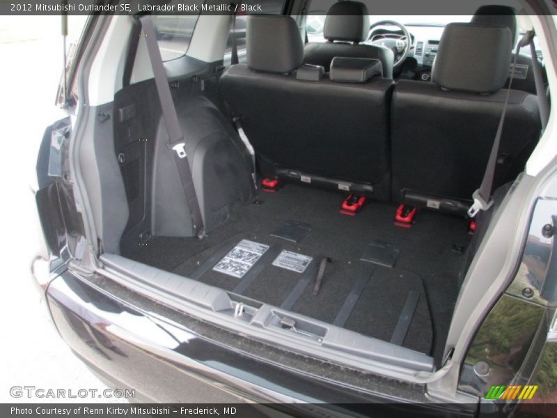 Labrador Black Metallic / Black 2012 Mitsubishi Outlander SE
