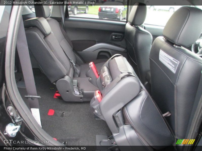 Labrador Black Metallic / Black 2012 Mitsubishi Outlander SE