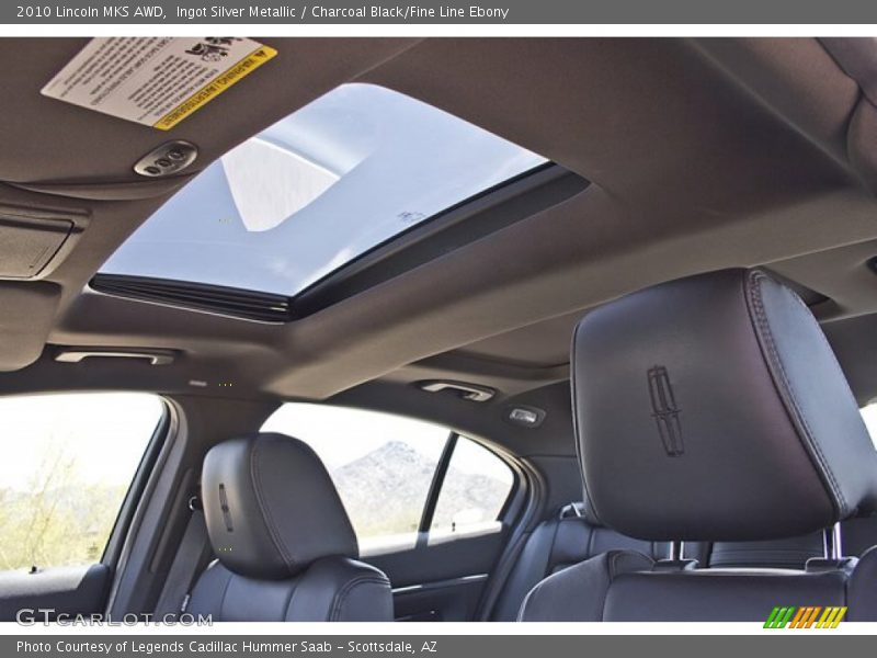 Sunroof of 2010 MKS AWD