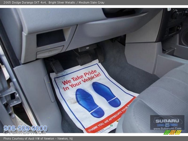 Bright Silver Metallic / Medium Slate Gray 2005 Dodge Durango SXT 4x4