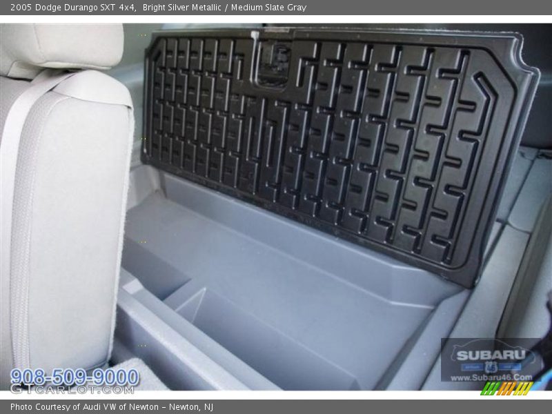 Bright Silver Metallic / Medium Slate Gray 2005 Dodge Durango SXT 4x4
