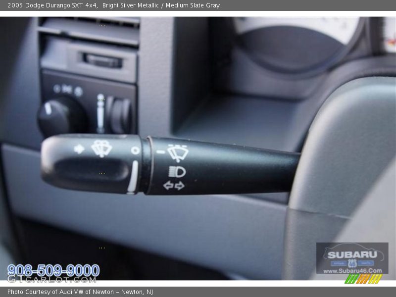 Bright Silver Metallic / Medium Slate Gray 2005 Dodge Durango SXT 4x4