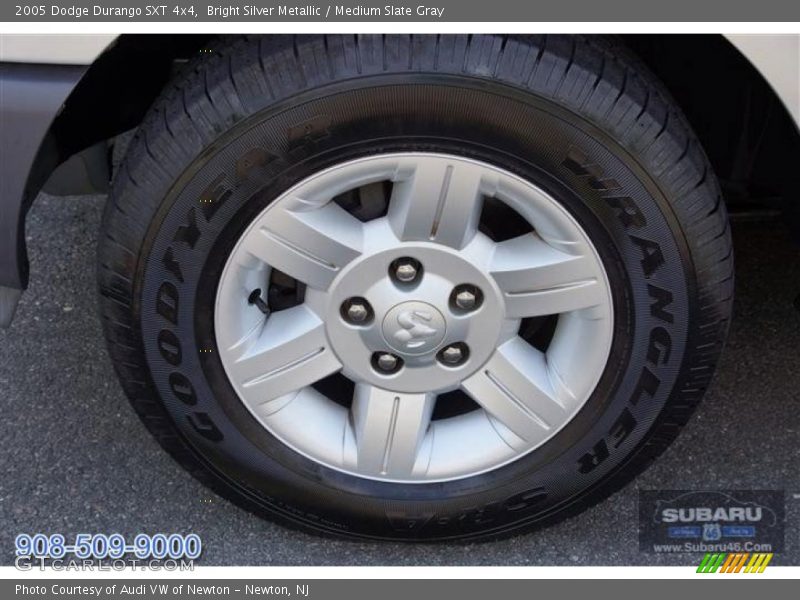 Bright Silver Metallic / Medium Slate Gray 2005 Dodge Durango SXT 4x4