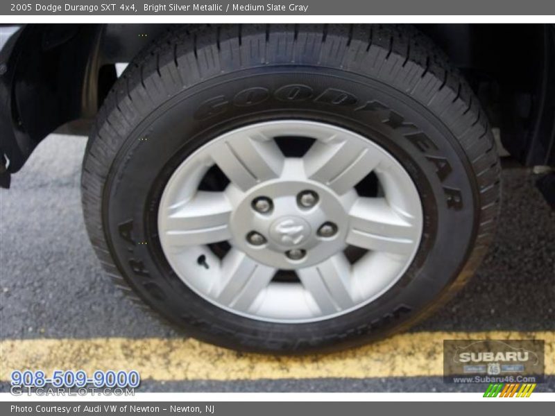 Bright Silver Metallic / Medium Slate Gray 2005 Dodge Durango SXT 4x4