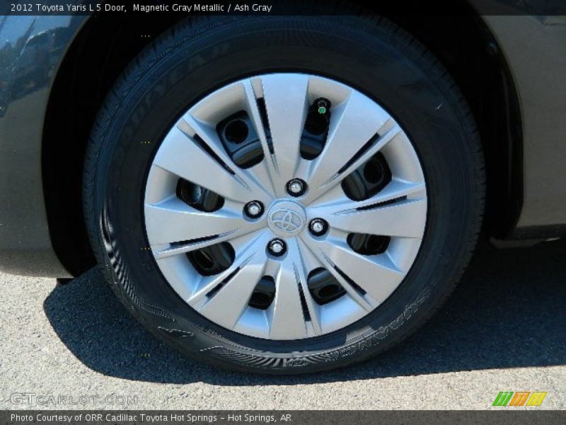 Magnetic Gray Metallic / Ash Gray 2012 Toyota Yaris L 5 Door