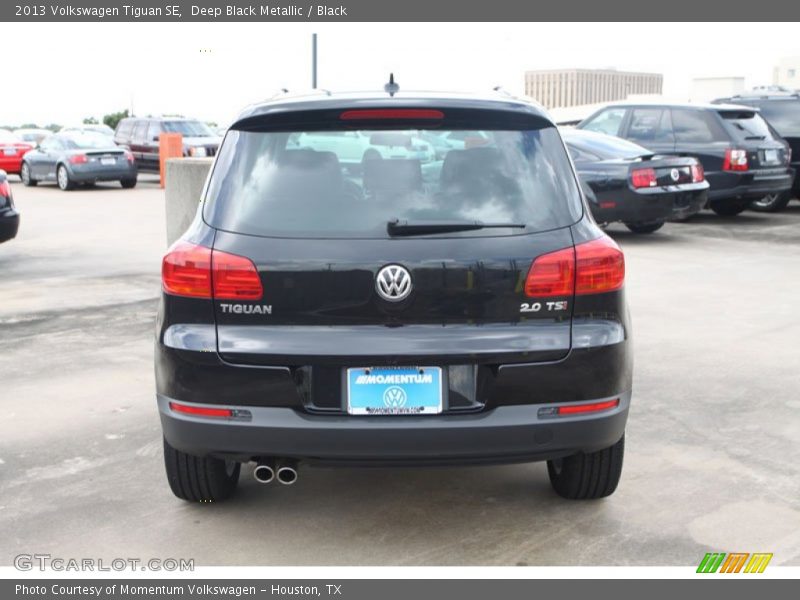 Deep Black Metallic / Black 2013 Volkswagen Tiguan SE