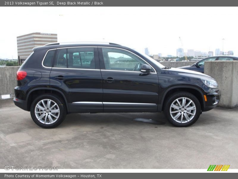 Deep Black Metallic / Black 2013 Volkswagen Tiguan SE