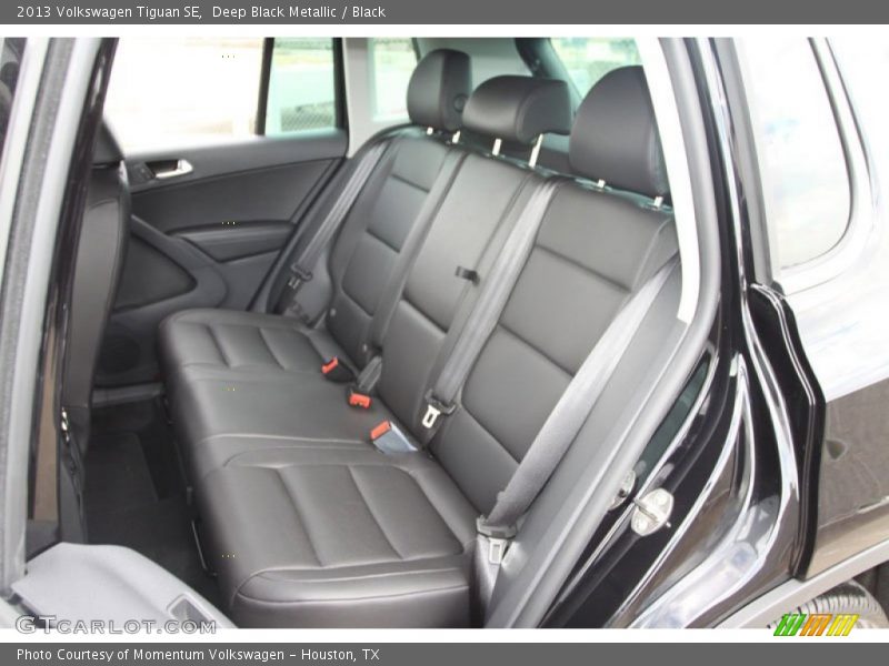 Deep Black Metallic / Black 2013 Volkswagen Tiguan SE