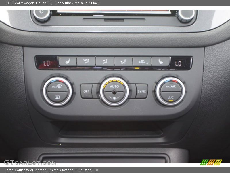 Deep Black Metallic / Black 2013 Volkswagen Tiguan SE
