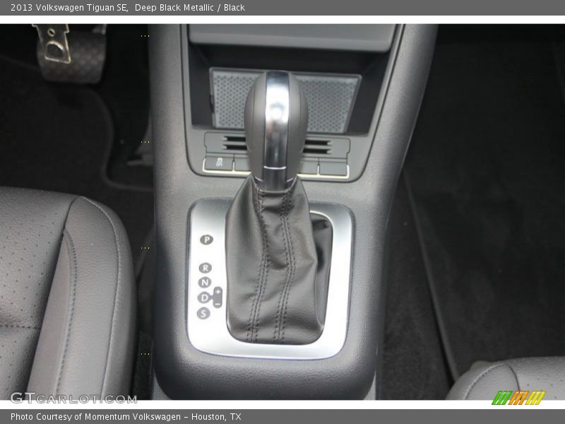 Deep Black Metallic / Black 2013 Volkswagen Tiguan SE