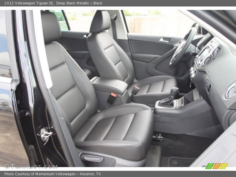 Deep Black Metallic / Black 2013 Volkswagen Tiguan SE